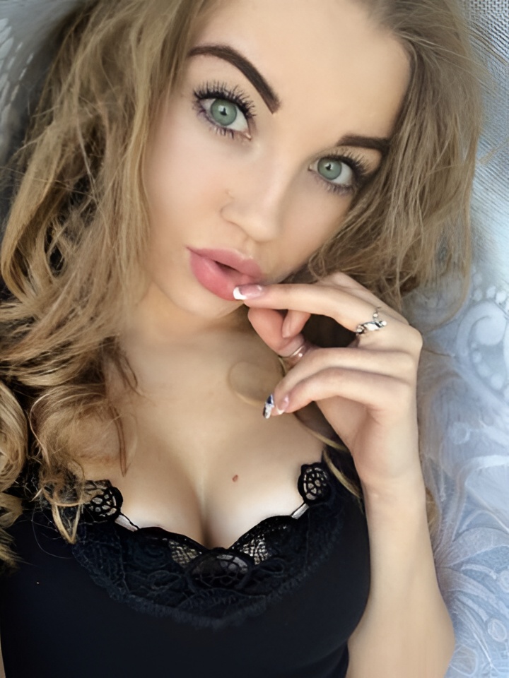 Элеонора привлекальеная девушка из Луховиц цена от 5000 руб