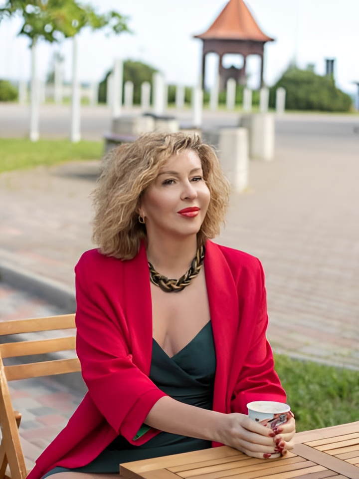 Олеся привлекальеная девушка из Луховиц цена от 2500 руб