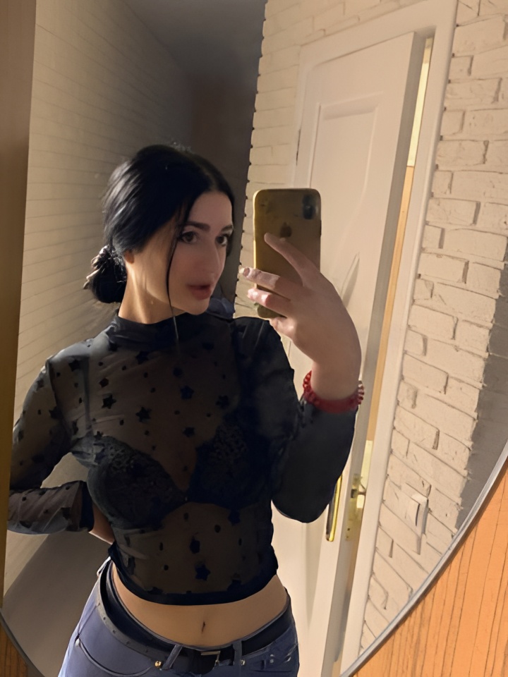 Софа привлекальеная девушка из Луховиц цена от 4000 руб