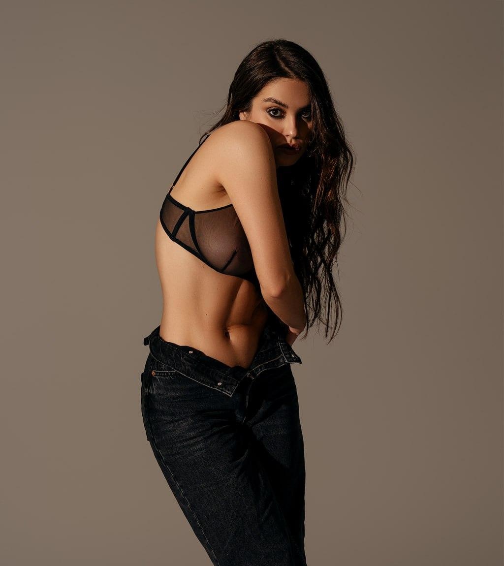 Алина привлекальеная девушка из Луховиц цена от 7000 руб