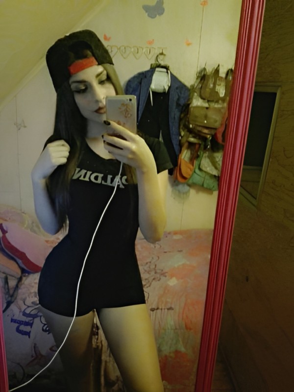 Рената привлекательная девушка из Луховиц цена от 5000 руб