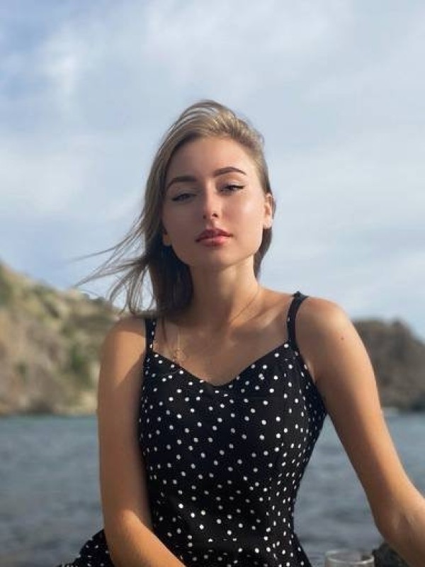 Людмила привлекательная девушка из Луховиц цена от 3000 руб