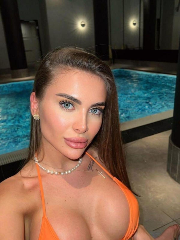 ЯНА привлекательная девушка из Луховиц цена от 5000 руб