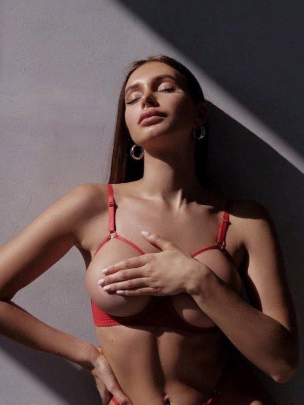 Лиза привлекательная девушка из Луховиц цена от 7000 руб